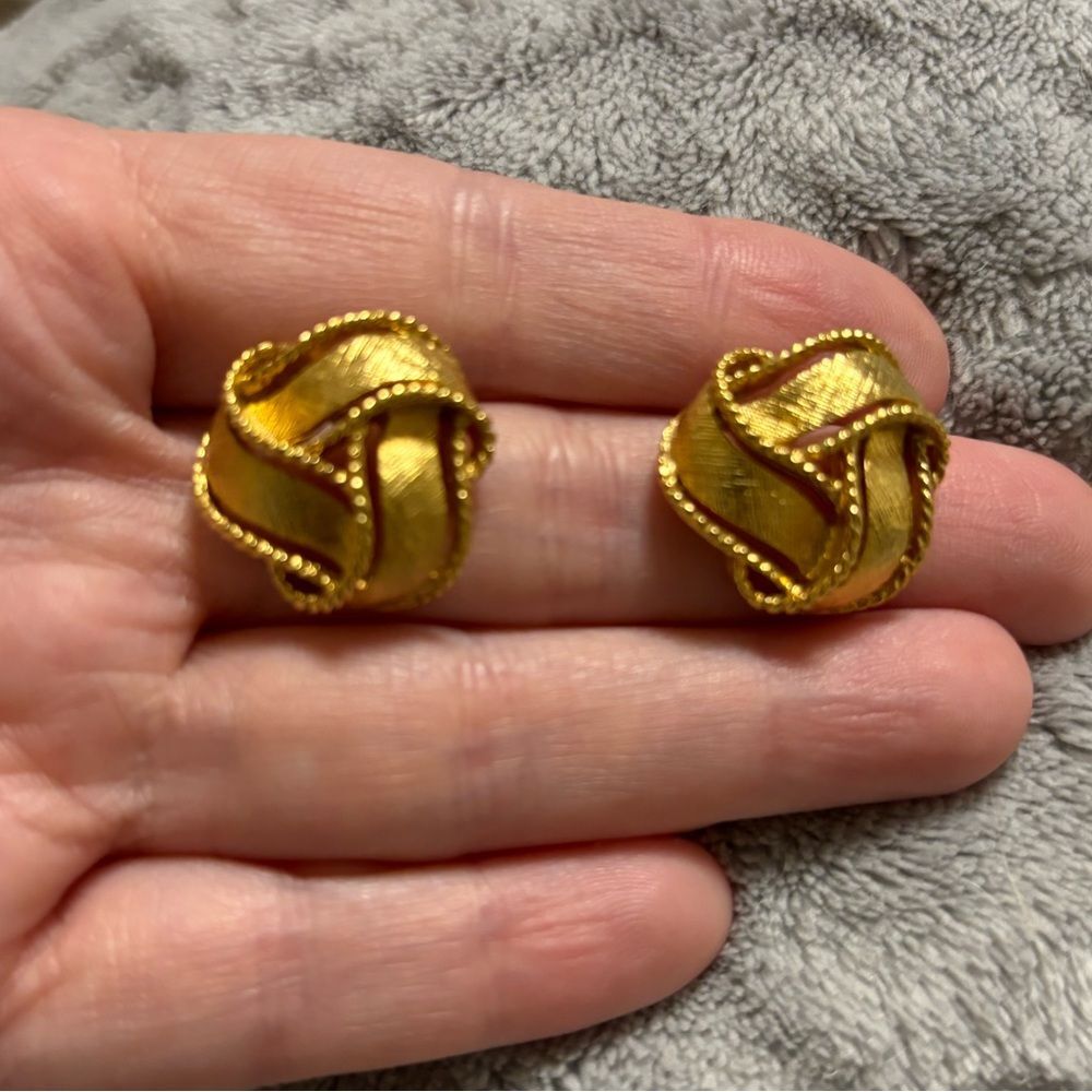 ⭐️ 5 For $25 Napier Earrings Vintage